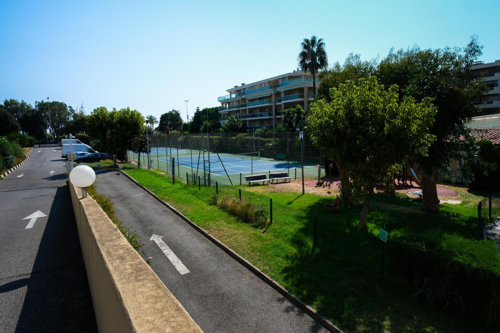 Villa Bono Jacuzzi & Spa Saint-Laurent-du-Var Kültér fotó