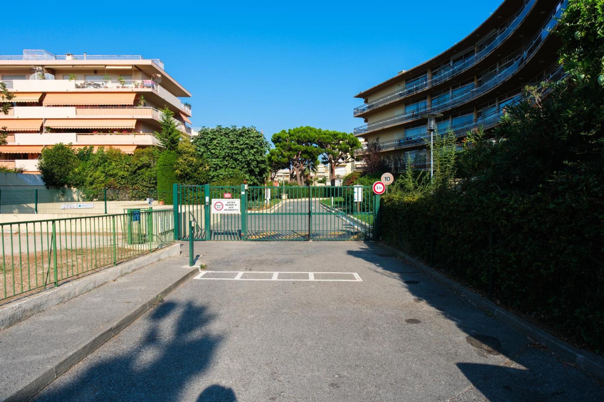 Villa Bono Jacuzzi & Spa Saint-Laurent-du-Var Kültér fotó