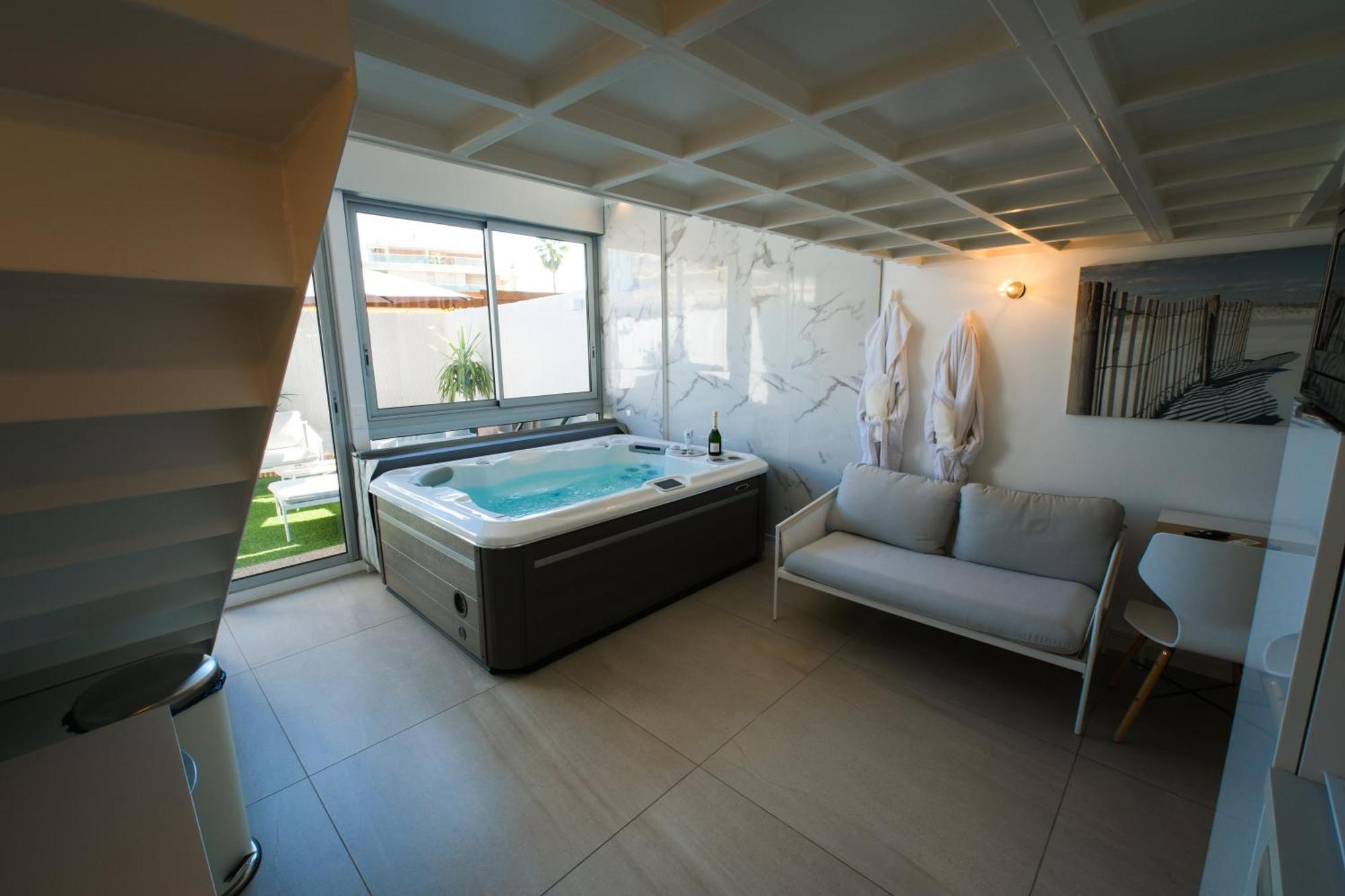 Villa Bono Jacuzzi & Spa Saint-Laurent-du-Var Kültér fotó