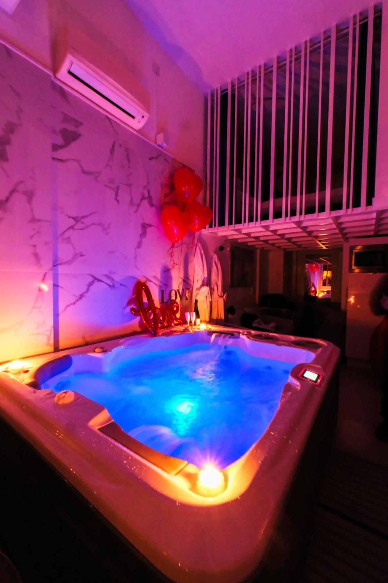 Villa Bono Jacuzzi & Spa Saint-Laurent-du-Var Kültér fotó