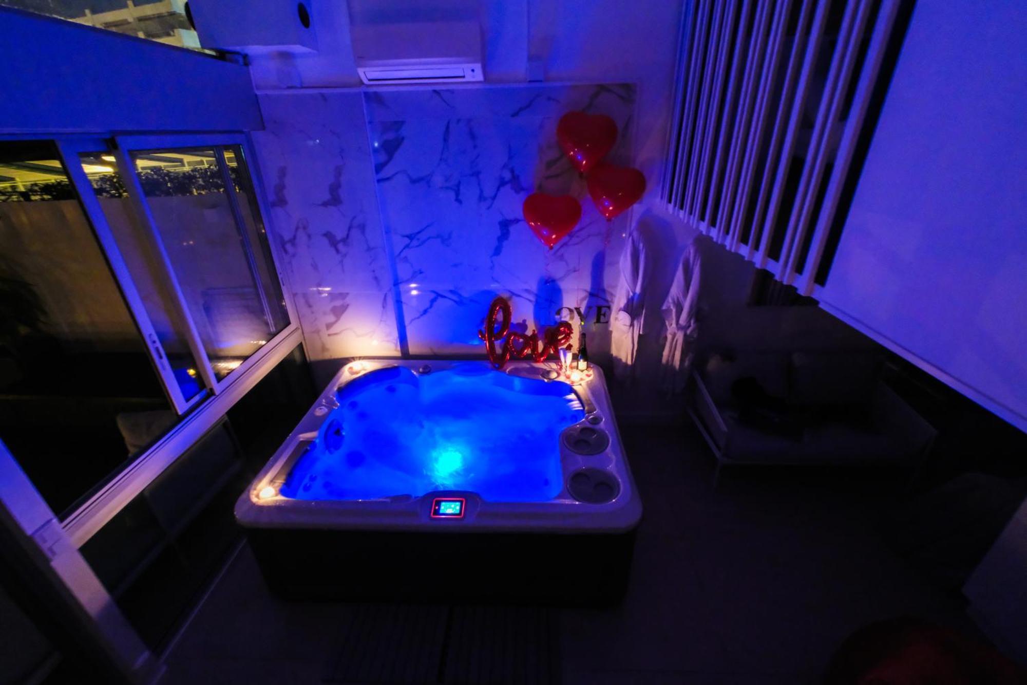 Villa Bono Jacuzzi & Spa Saint-Laurent-du-Var Kültér fotó
